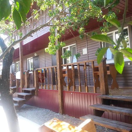 Guest House Yuzhnaya Palmira Pizunda Exterior photo